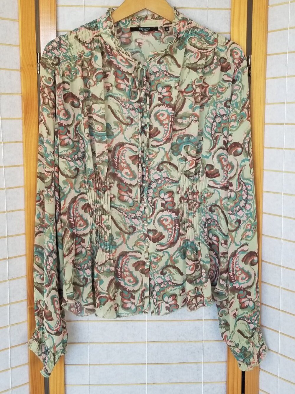 Belissimo Long Sleeve Blouse Fitted Waist Full Button Up Neck Tie Green Floral